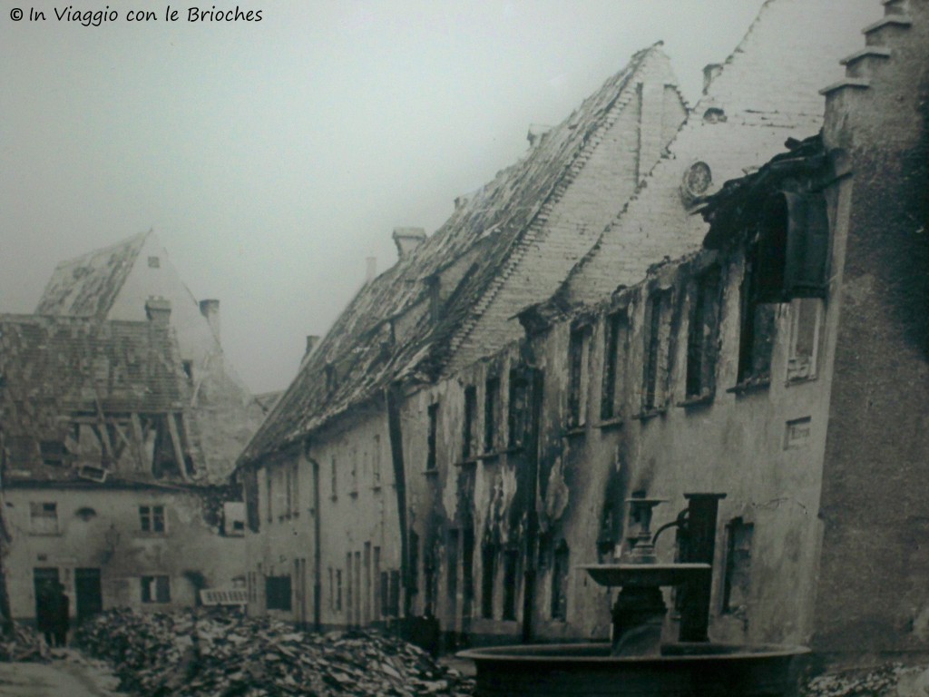 La Fuggerei dopo il bombardamento